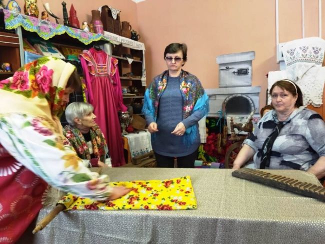 В Никитском прошли посиделки «У бабушкиного сундучка»