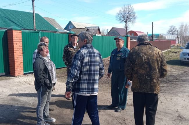 Сотрудники МЧС встретились со старостами сельских поселений
