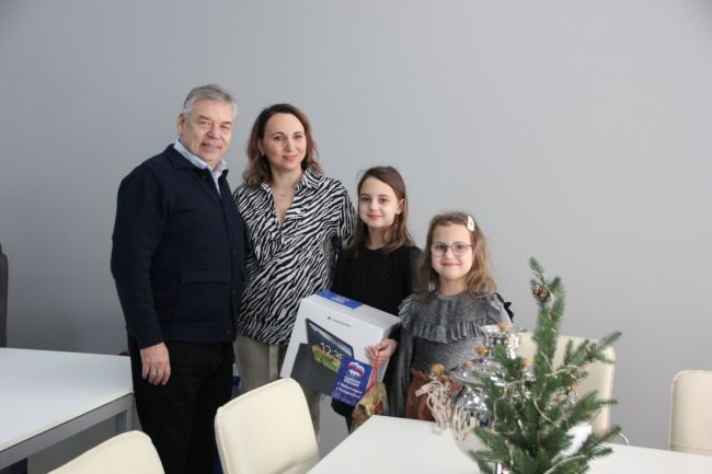 Николай Воробьев поздравил с Рождеством семью участника СВО