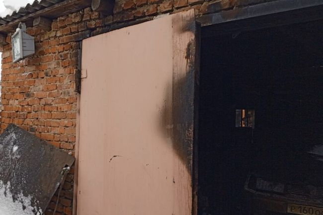 Короткое замыкание спровоцировало возгорание гаража в Андреевке