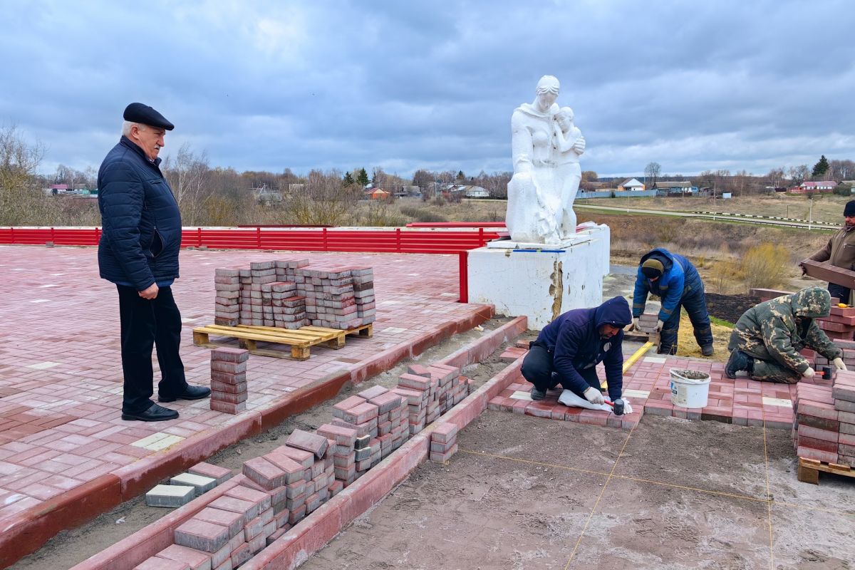 Вечная память: в Куркино продолжается капитальный ремонт Обелиска