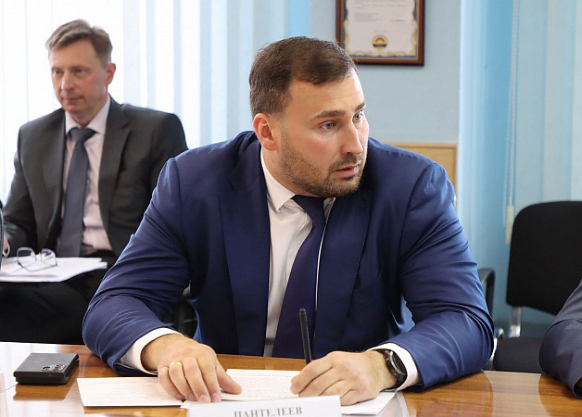 Подготовка отчета Правительства: Михаил Пантелеев принял участие в Совете областной Думы Подготовка отчета Правительства: Михаил Пантелеев принял участие в Совете областной Думы