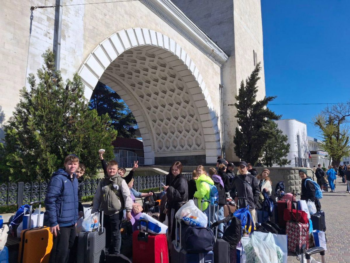 Дети героев СВО из Тульской области побывали на патриотической смене в «Артеке» Дети героев СВО из Тульской области побывали на патриотической смене в «Артеке»