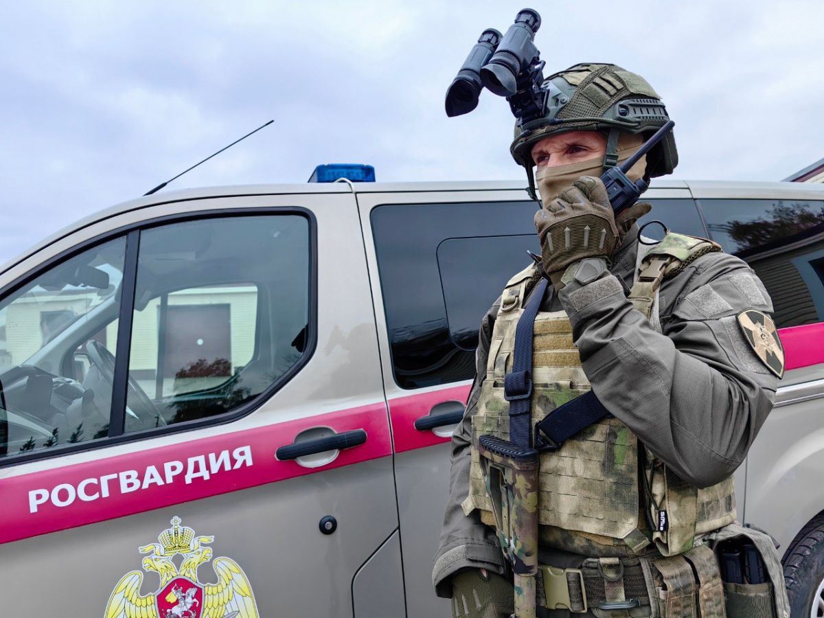 Росгвардейцы защитили женщину от агрессивного соседа