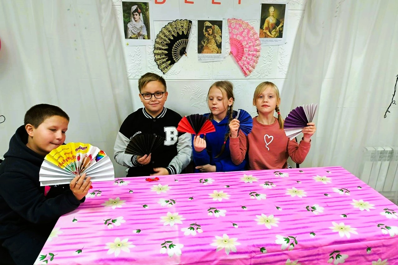 Тайны веера: история предмета, который умеет говорить Тайны веера: история предмета, который умеет говорить