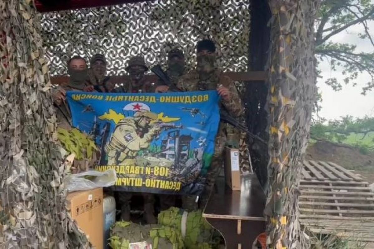 Военнослужащие поблагодарили Дмитрия Миляева и Алексея Эрка за поддержку