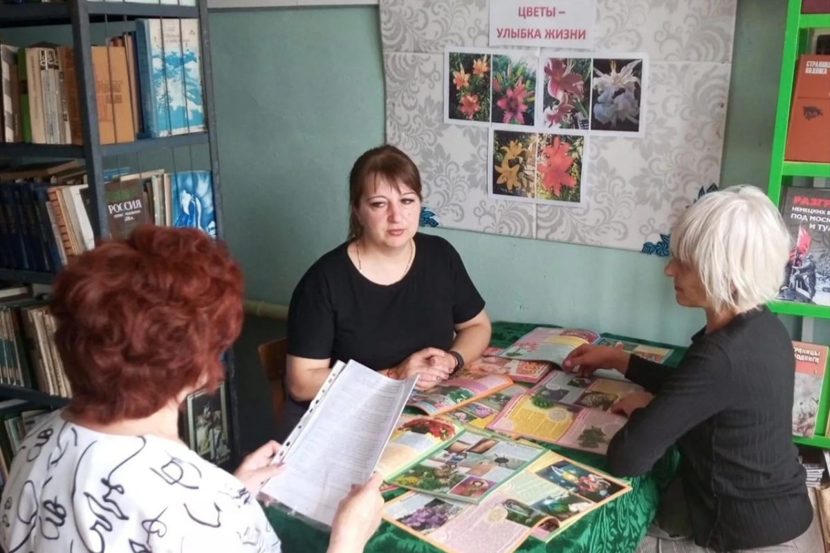 Беречь природу с любовью: клуб «Светлица» устроил цветочный праздник