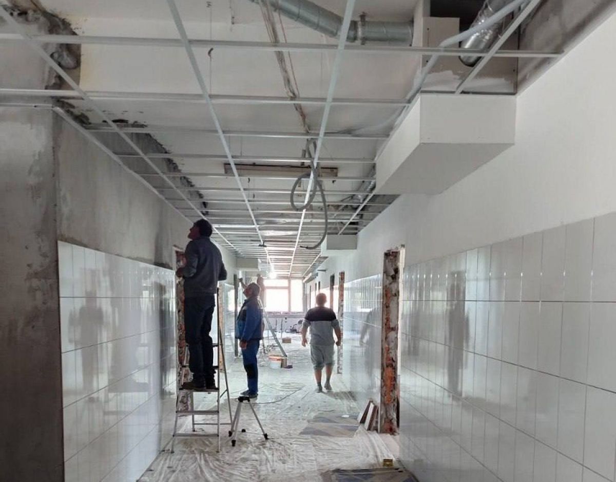В Куркинской ЦРБ продолжается капитальный ремонт: новая детская поликлиника откроется уже этой осенью