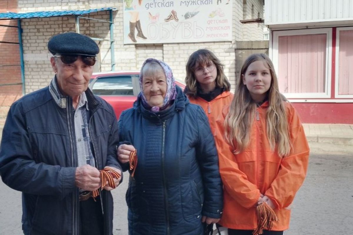 Память в каждом узле: акция «Георгиевская ленточка» в Куркино Память в каждом узле: акция «Георгиевская ленточка» в Куркино