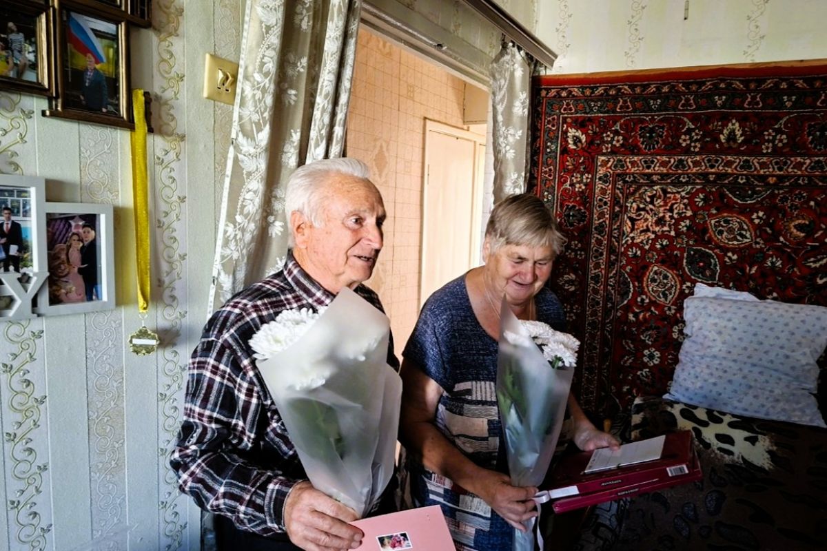 От сердца к сердцу: тёплое поздравление ветеранов педагогического труда