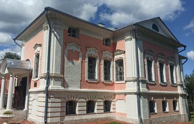 Новомосковские пушкинисты побывали в музее «Усадьба Лопасня-Зачатьевское»