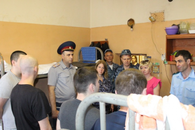 Новомосковская прокуратура проверила условия содержания подозреваемых и обвиняемых в СИЗО № 4 Новомосковская прокуратура проверила условия содержания подозреваемых и обвиняемых в СИЗО № 4