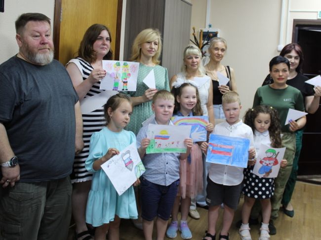 Новомосковские детские сады собрали гуманитарную помощь