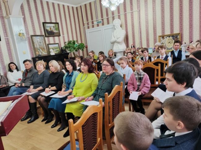 В новомосковской Пушкинской школе провели муниципальный конкурс духовных произведений великого поэта