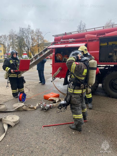 Спасатели провели учения в Сокольническом Доме культуры Спасатели провели учения в Сокольническом Доме культуры