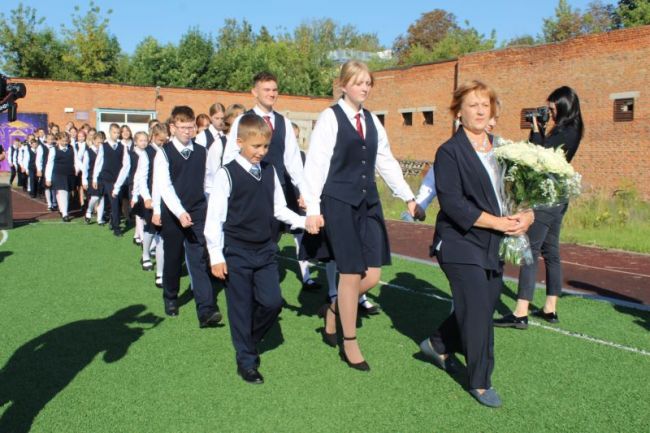 В новомосковских школах отмечают День знаний