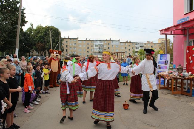 Для новомосковцев провели осенний фестиваль