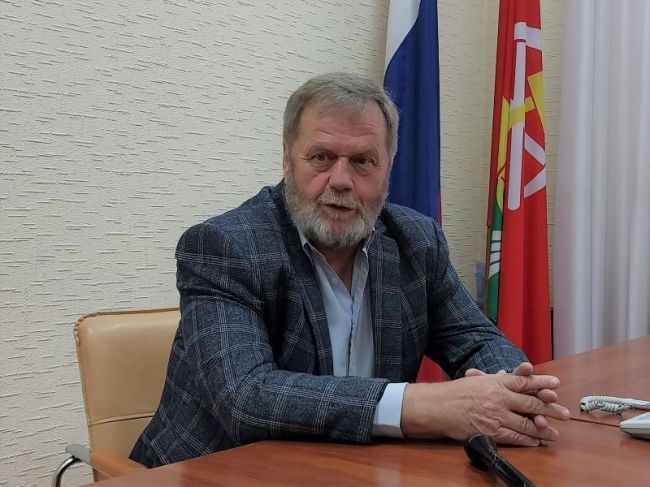 О начале первого дня голосования в Новомосковске рассказал председатель ТИК Виктор Егоров