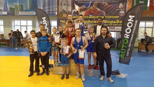 Семь первых мест и одно второе: новомосковские борцы успешно выступили на турнире в Орле