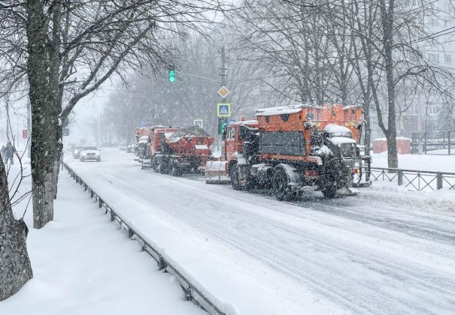 Очистка дорог от снега на контроле регионального правительства