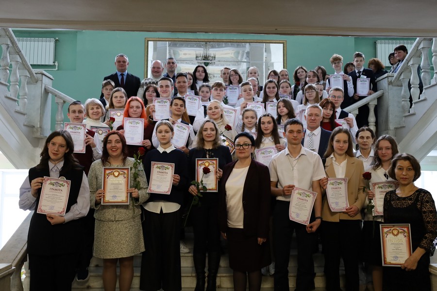 300 новомосковских старшеклассников вышли в региональный этап всероссийской олимпиады школьников