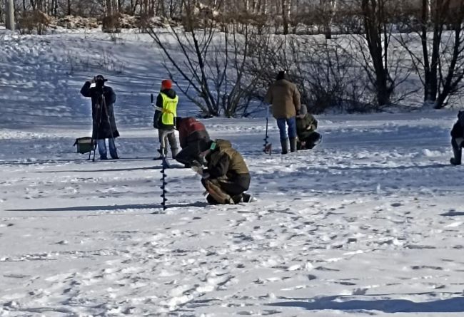 В Новомосковске вновь соревновались любители зимней рыбалки