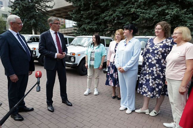 Дмитрий Миляев поздравил медработников в преддверии профессионального праздника