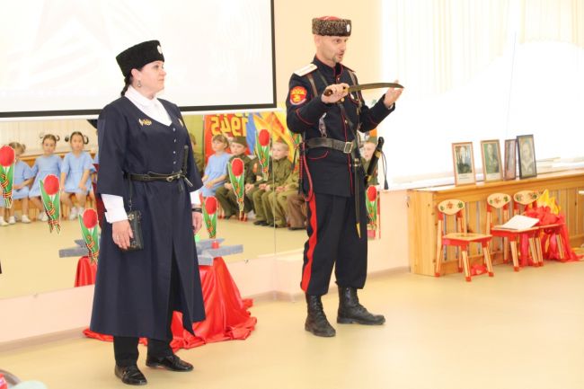 Казаки на фронте и в тылу стоят за Родину