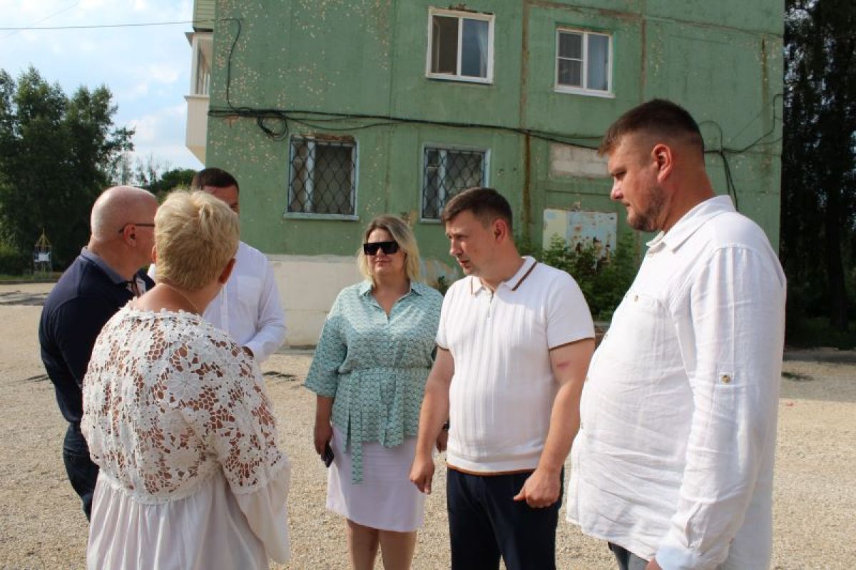 В Новомосковске продолжается благоустройство придомовых территорий по программе «Формирование комфортной городской среды