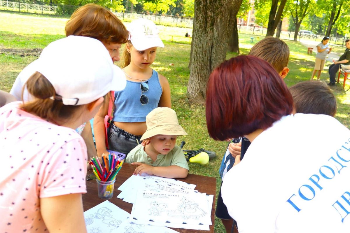 «Азбуке безопасности» учат новомосковских ребятишек работники  ГДК