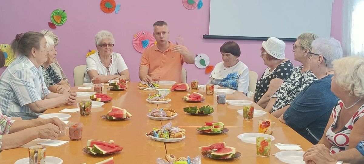 Депутат Тульской областной думы Денис Бычков встретился с пенсионерами