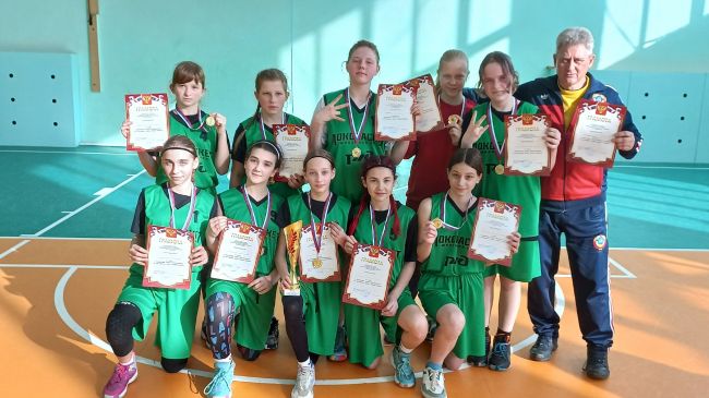 Девушки 12-й школы стали победителями первенства по баскетболу