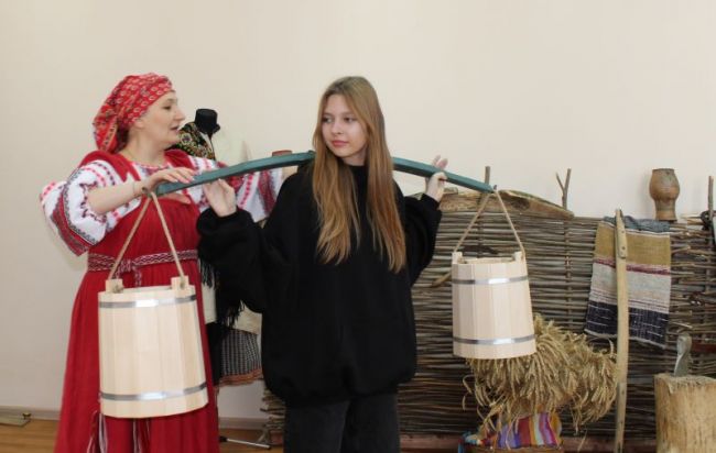 Новомосковские школьники узнали о традициях предков на интерактивной выставке