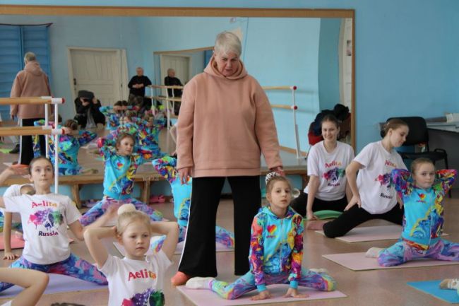 Танец + художественная гимнастика = новомосковский ансмабль «Аэлита»