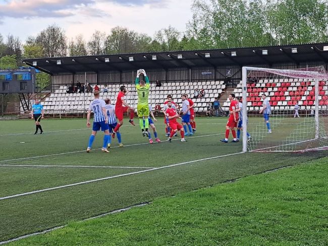 Чемпионат Тульской области по футболу: боевое, но безголевое новомосковское дерби