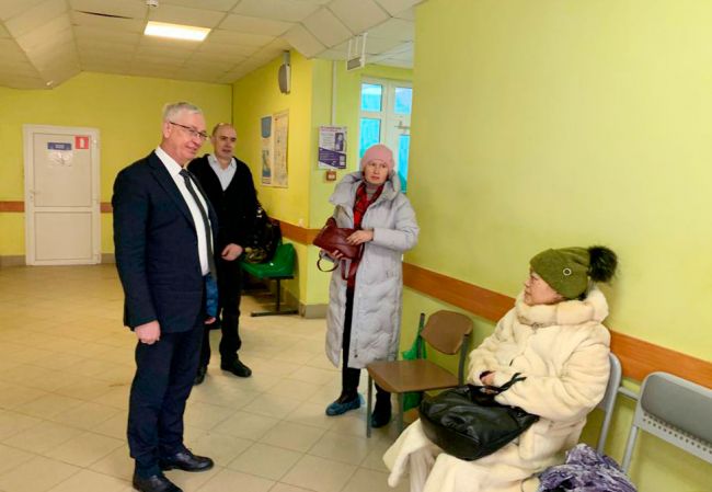 Министр здравоохранения региона сегодня проконтролировал работу поликлиник в Новомосковске