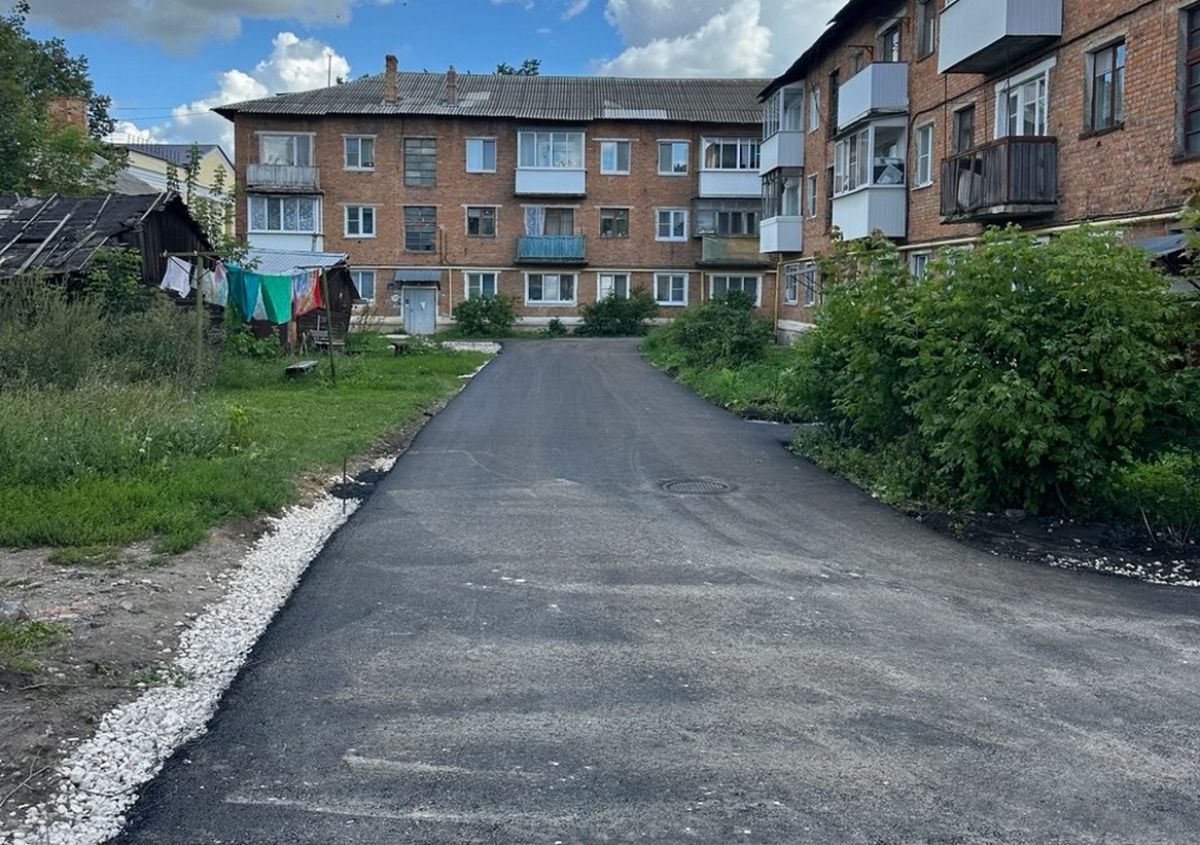 По программе «Наш район» благоустроена придомовая территория в микрорайоне Сокольники
