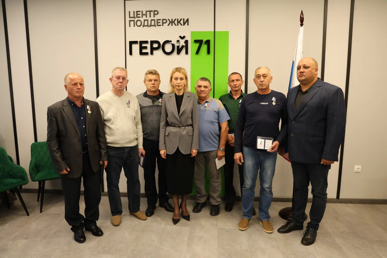В Туле вручили медали общественного признания «Отец солдата» В Туле вручили медали общественного признания «Отец солдата»