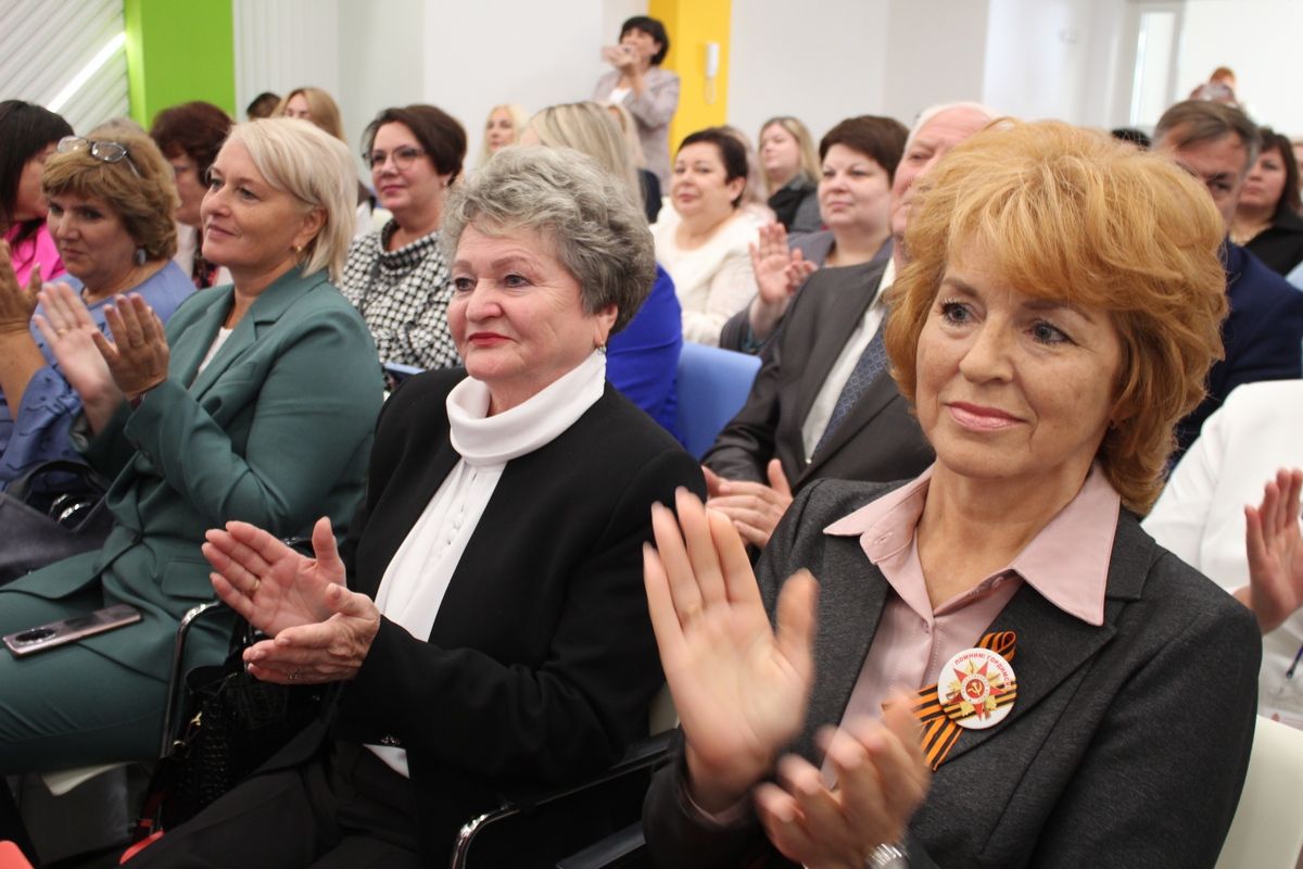 В Новомосковске педагоги области собрались на августовский педсовет