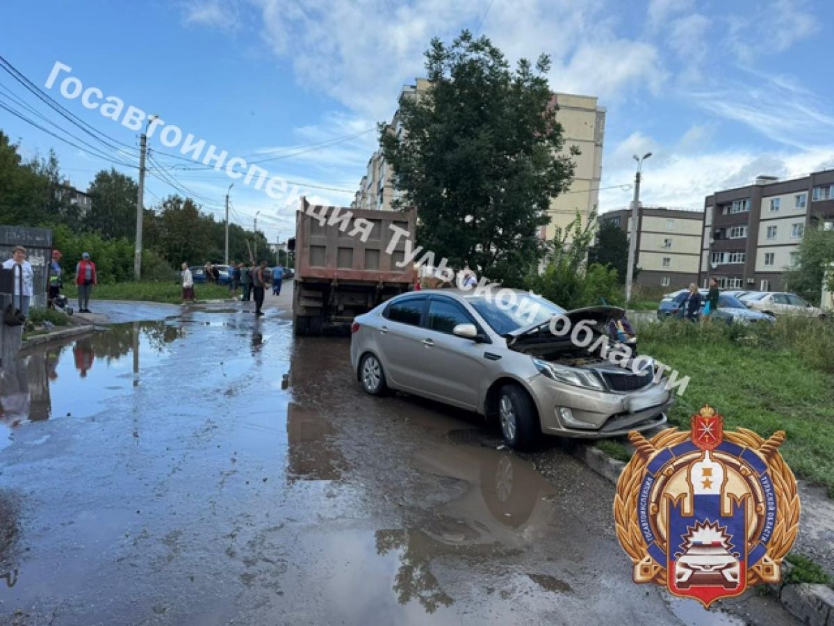 В Новомосковске задержан водитель после опасной езды и ДТП В Новомосковске задержан водитель после опасной езды и ДТП