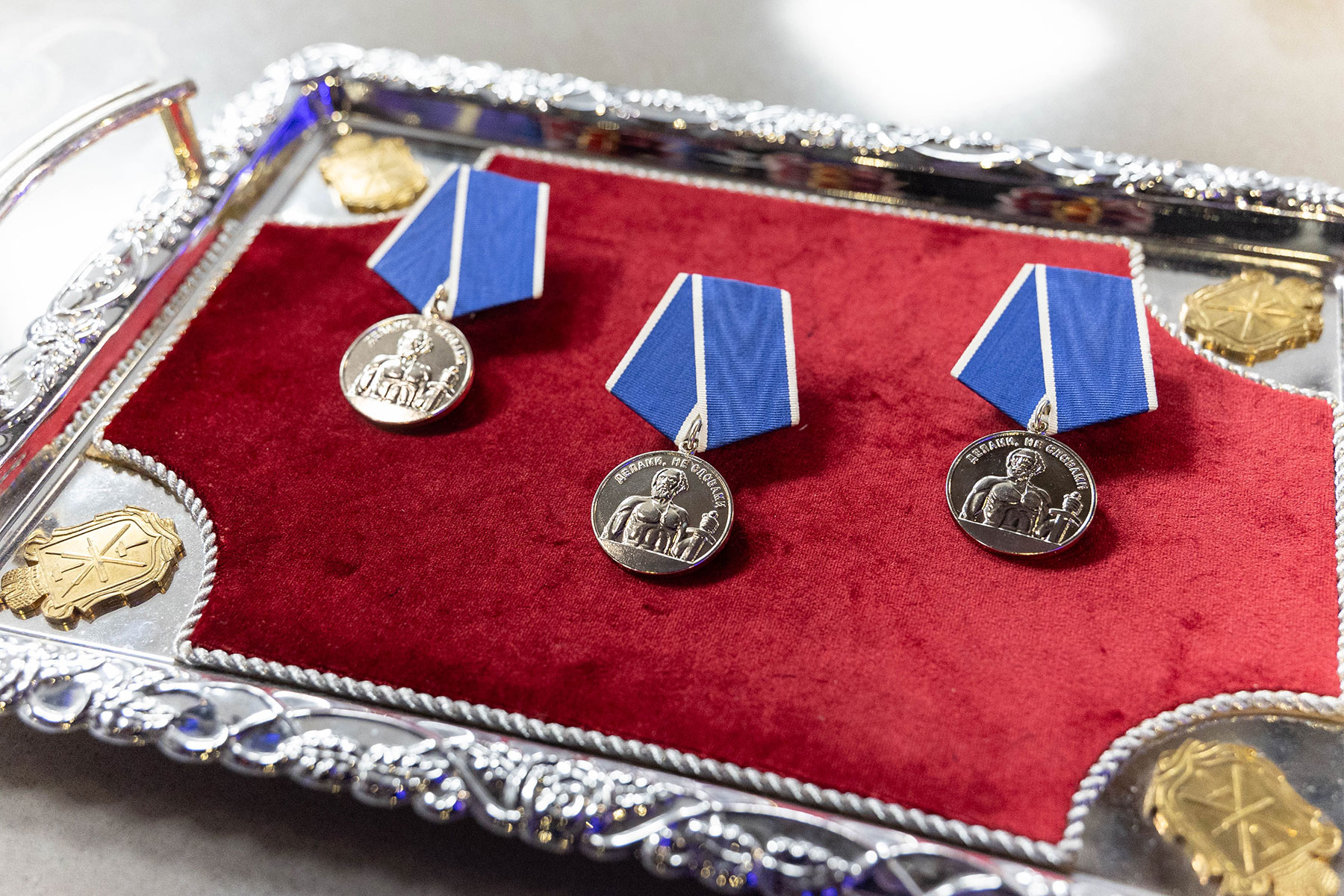 Дмитрий Миляев вручил предпринимателям-благотворителям медаль «Меценат Тульской области» Дмитрий Миляев вручил предпринимателям-благотворителям медаль «Меценат Тульской области»