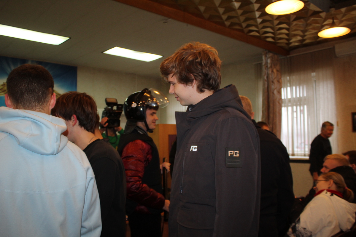 Сегодня в новомосковском ОМВД прошел очередной День открытых дверей Сегодня в новомосковском ОМВД прошел очередной День открытых дверей