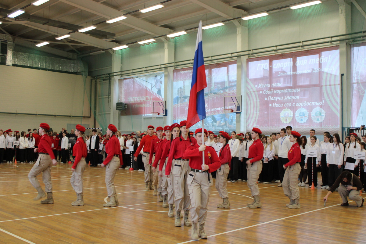 Новомосковский призыв в «Юнармию»: сотни школьников дали клятву патриота