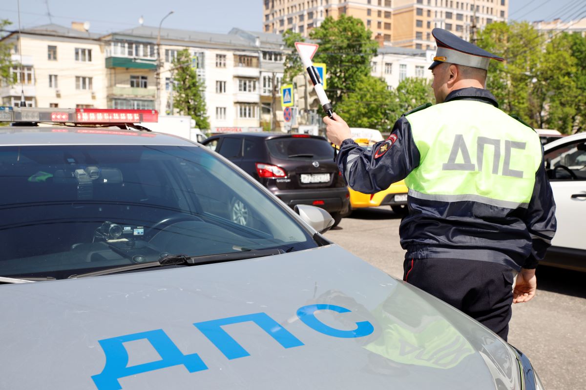 Новомосковским водителям: сегодня началось мероприятие «Встречная полоса» Новомосковским водителям: сегодня началось мероприятие «Встречная полоса»