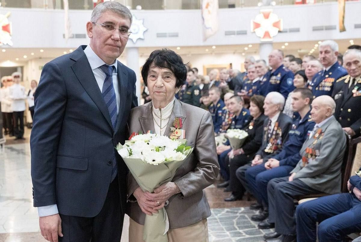 Дмитрий Миляев вручил ветеранам Великой Отечественной войны юбилейные медали