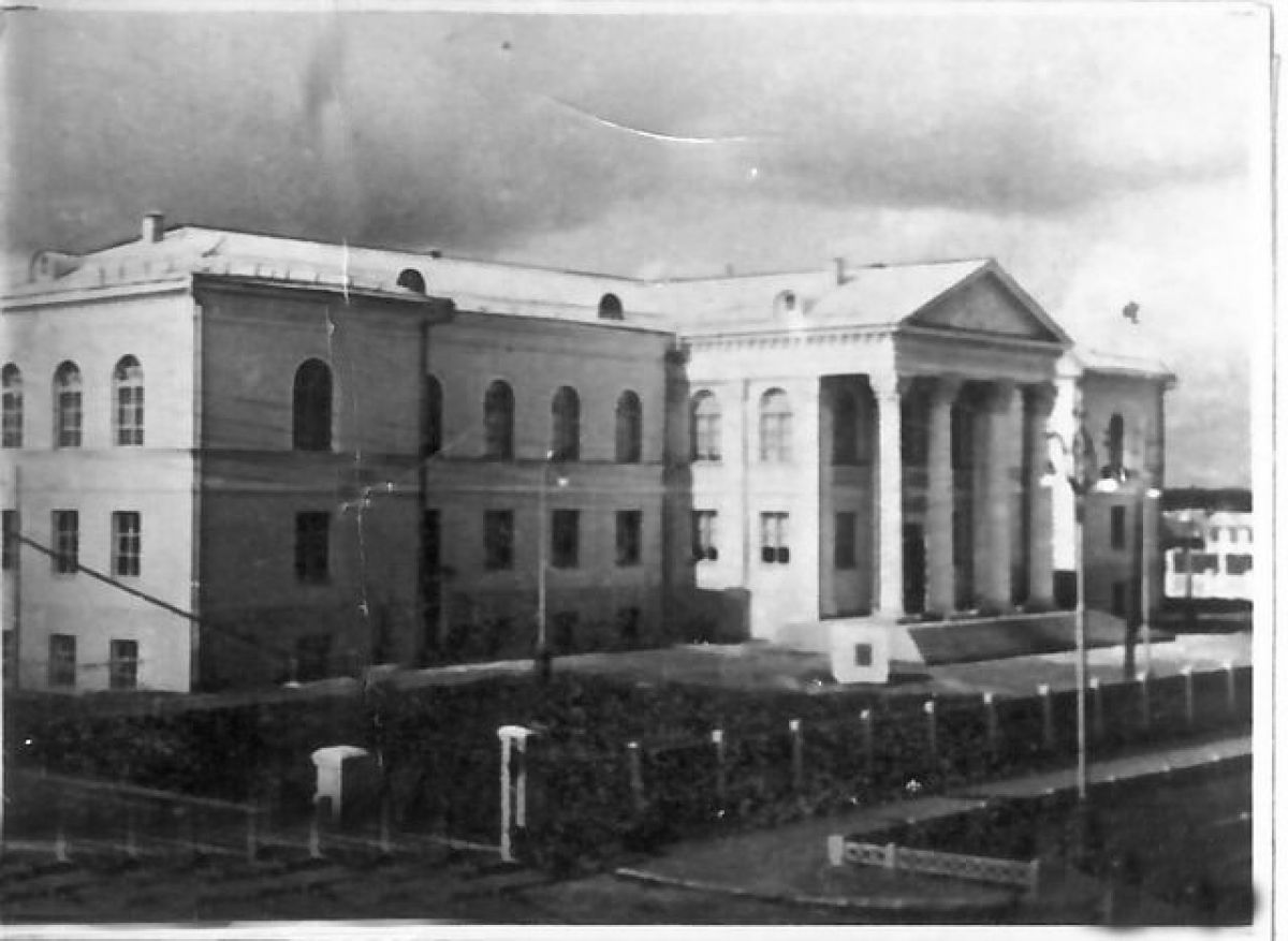 Воспоминания о городе 50-х: на земле, на воде и в небе Воспоминания о городе 50-х: на земле, на воде и в небе