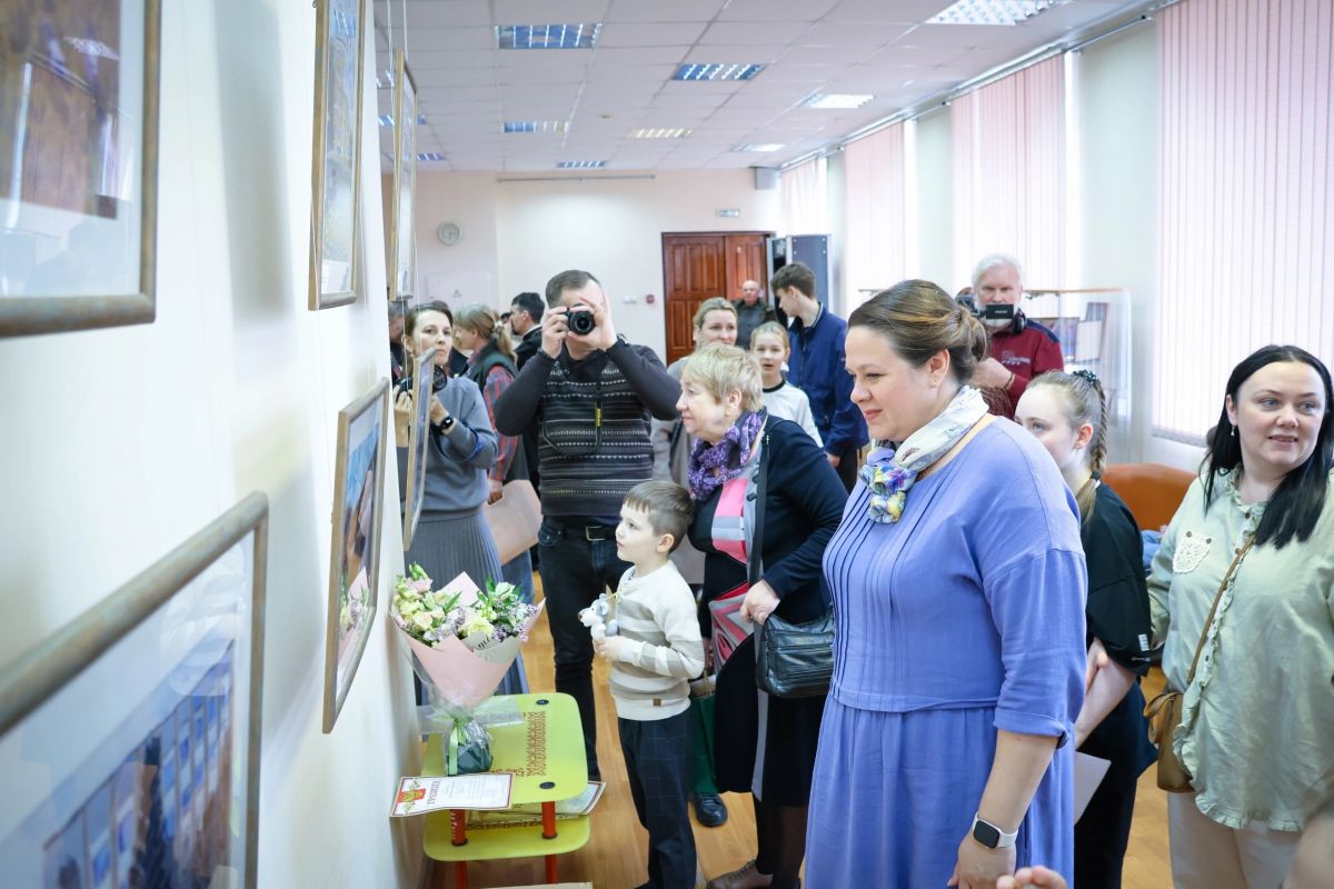 Юные художники нарисовали родной Новомосковск Юные художники нарисовали родной Новомосковск