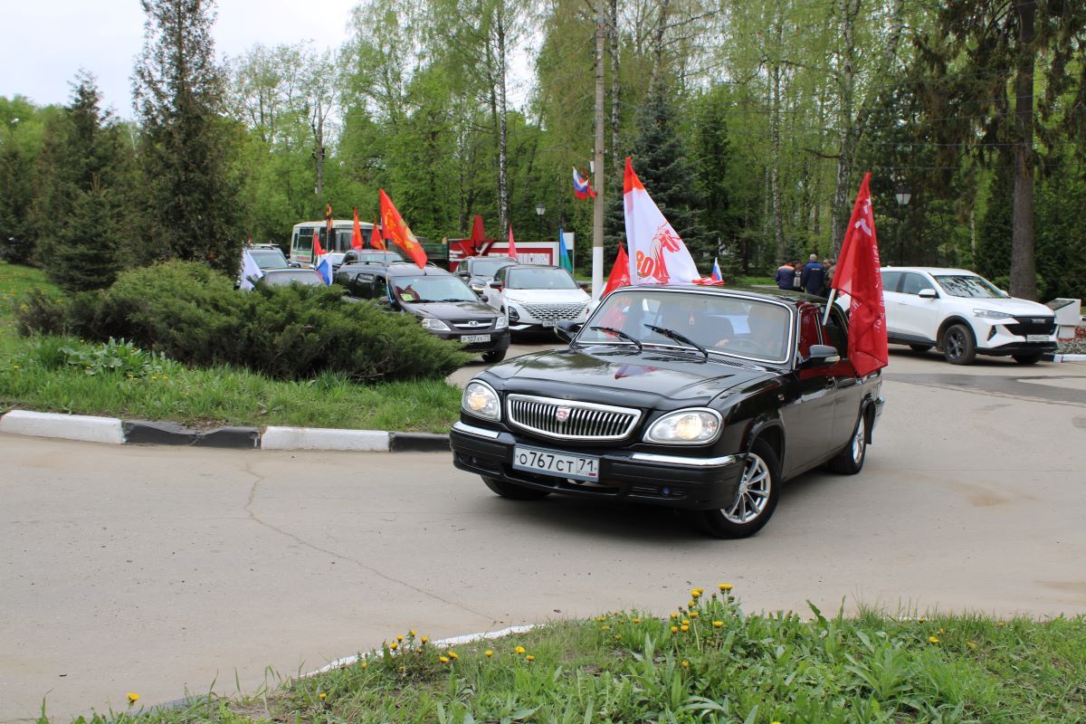 В Новомосковске проходит автопробег, посвящённый 80-летию Победы