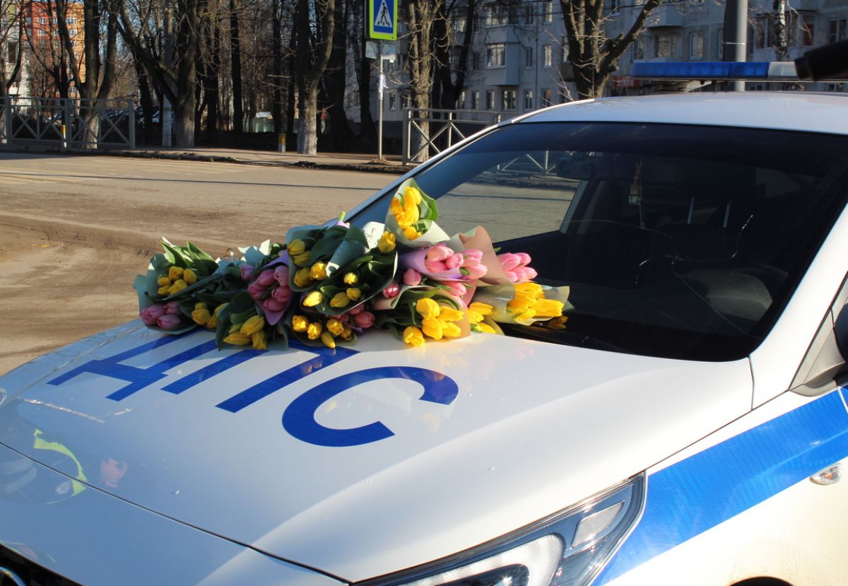 Сегодня в Новомосковске в очередной раз прошла красивая акция, посвященная 8 Марта