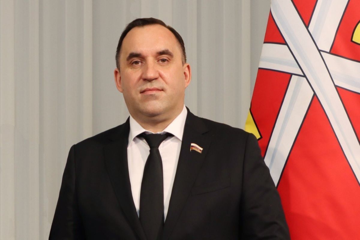 Андрей Дубровский: Желаю счастья, благополучия и новых успехов в работе!